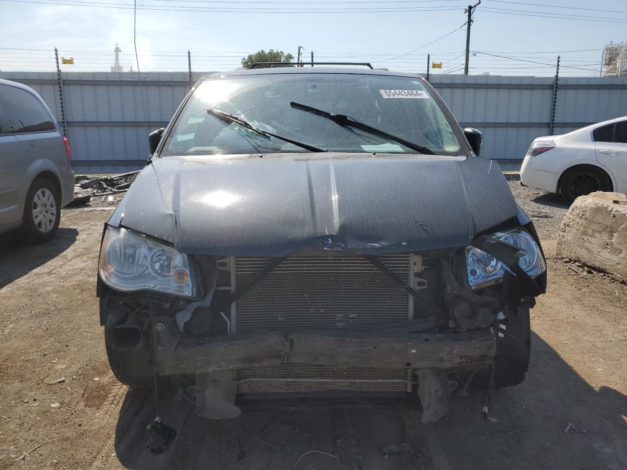 2011 Chrysler Town & Country VIN 2A4RR5DG6BR633879 Copart auction photo, front end damage thumbnail 5