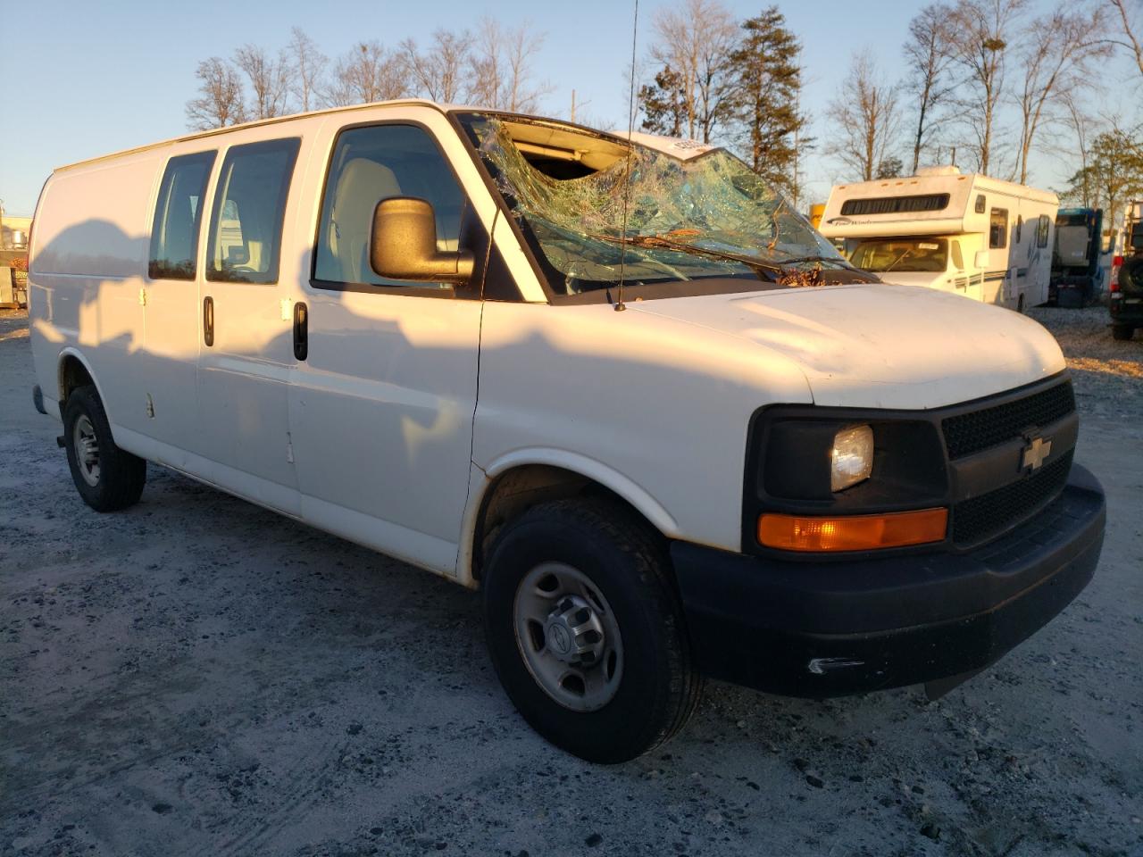 2015 Chevrolet Express VIN 1GCWGGCF1F1111898 Copart auction photo, top/roof damage thumbnail 4