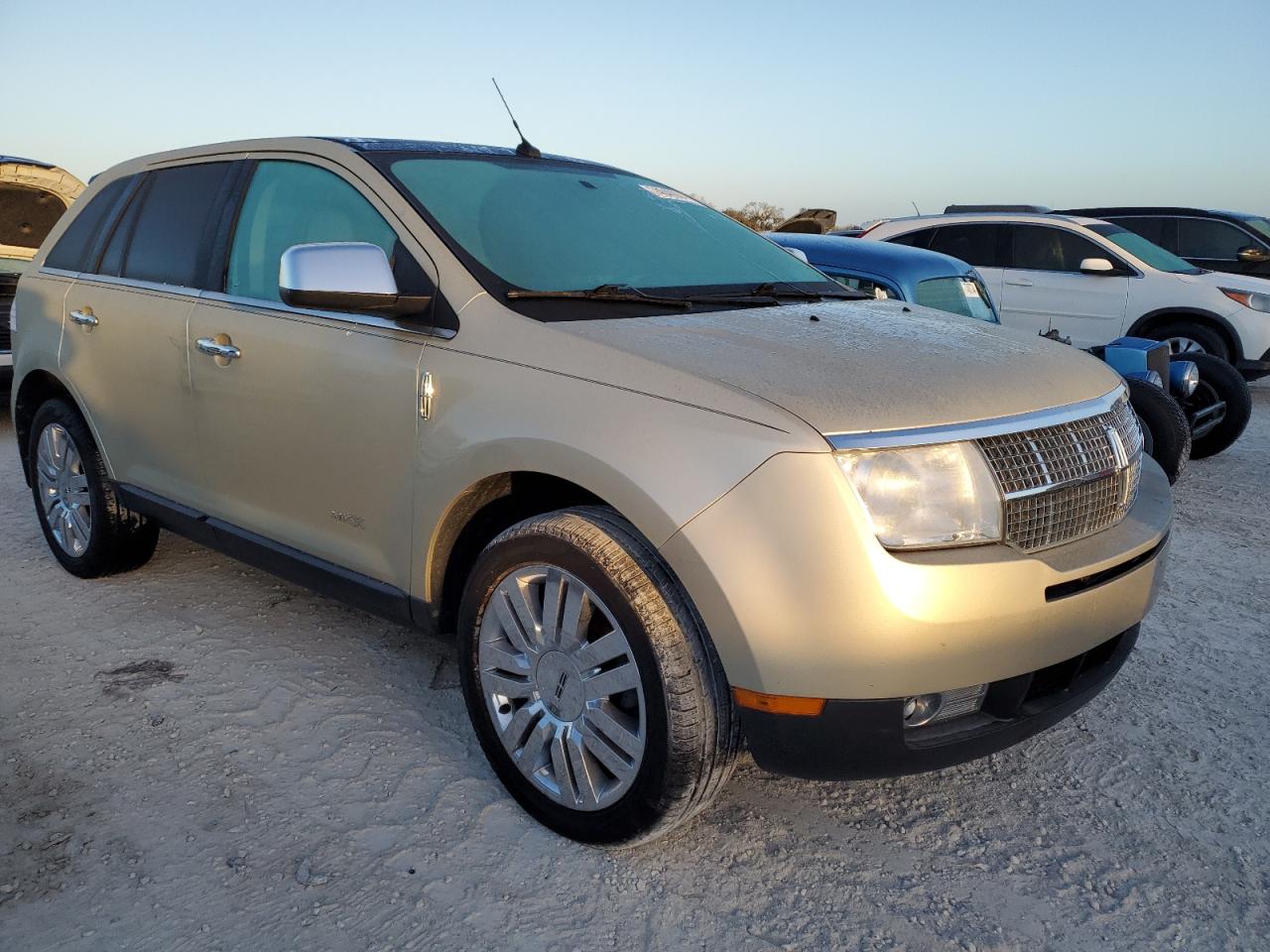 2010 Lincoln MKX VIN 2LMDJ6JC1ABJ01865 Copart auction photo, water/flood damage thumbnail 4