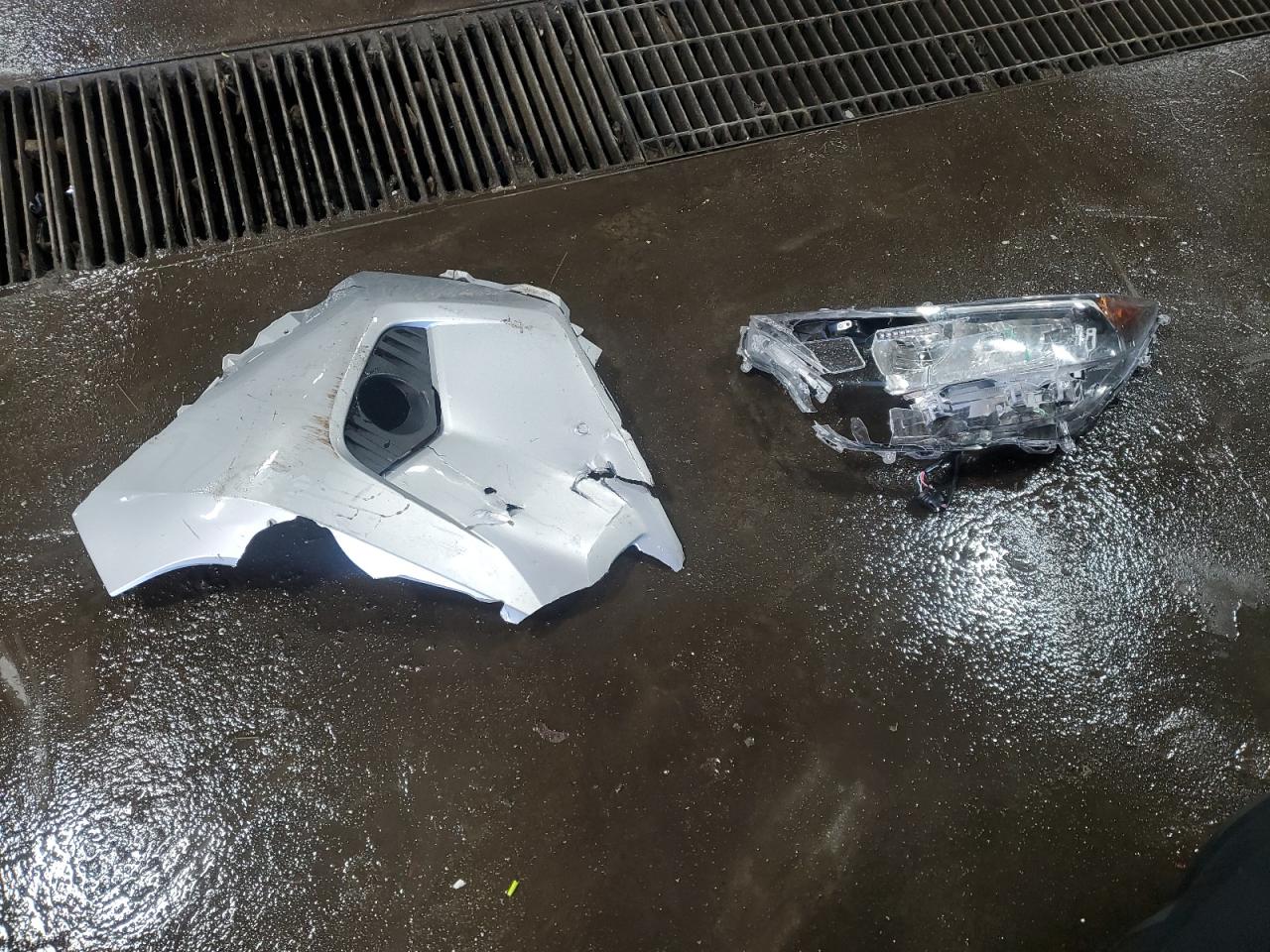 2021 Toyota RAV 4 VIN 2T3A1RFV9MC235654 Copart auction photo, front end damage thumbnail 14