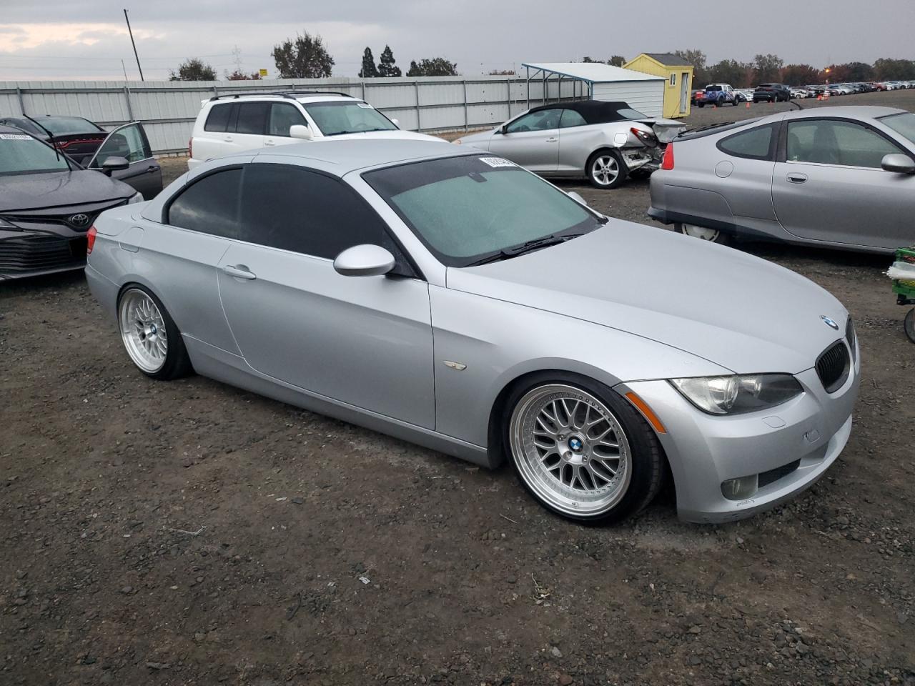 2007 BMW 3er VIN WBAWR33507PX75132 Copart auction photo, minor dent/scratches damage thumbnail 6
