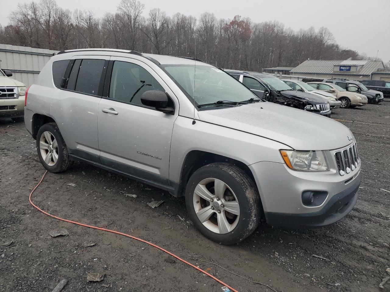 2011 Jeep Compass VIN 1J4NF1FB5BD258569 Copart auction photo, front end damage thumbnail 4
