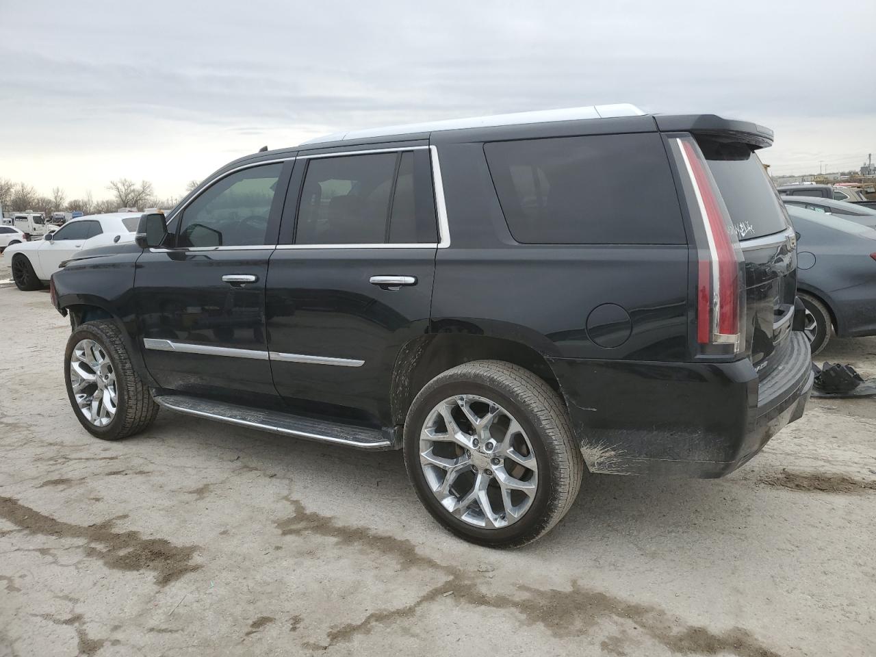 2019 Cadillac Escalade VIN 1GYS4BKJ1KR233943 Copart auction photo, front end damage thumbnail 2
