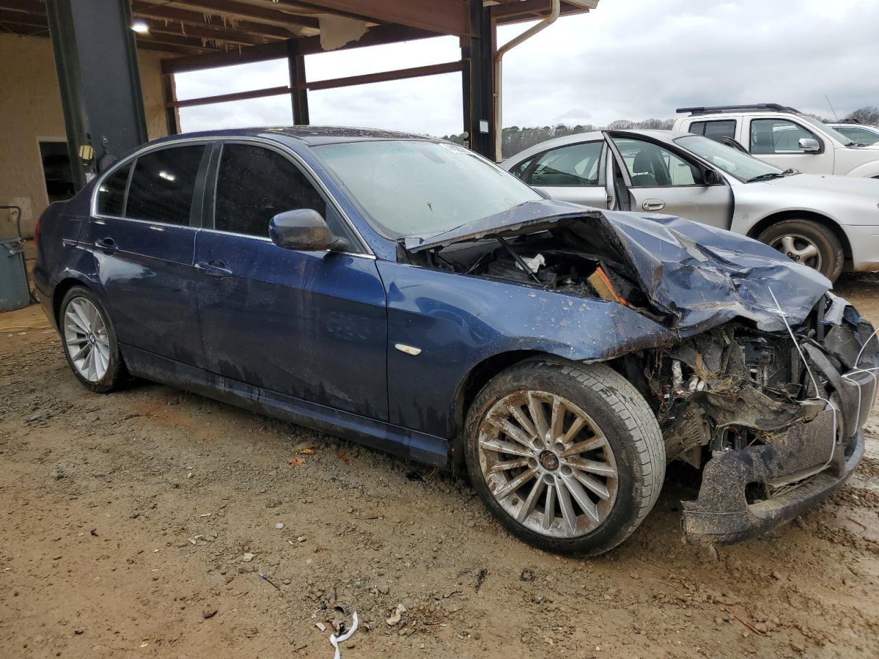 2011 BMW 3er VIN WBAPN7C58BA781909 Copart auction photo, front end damage thumbnail 4