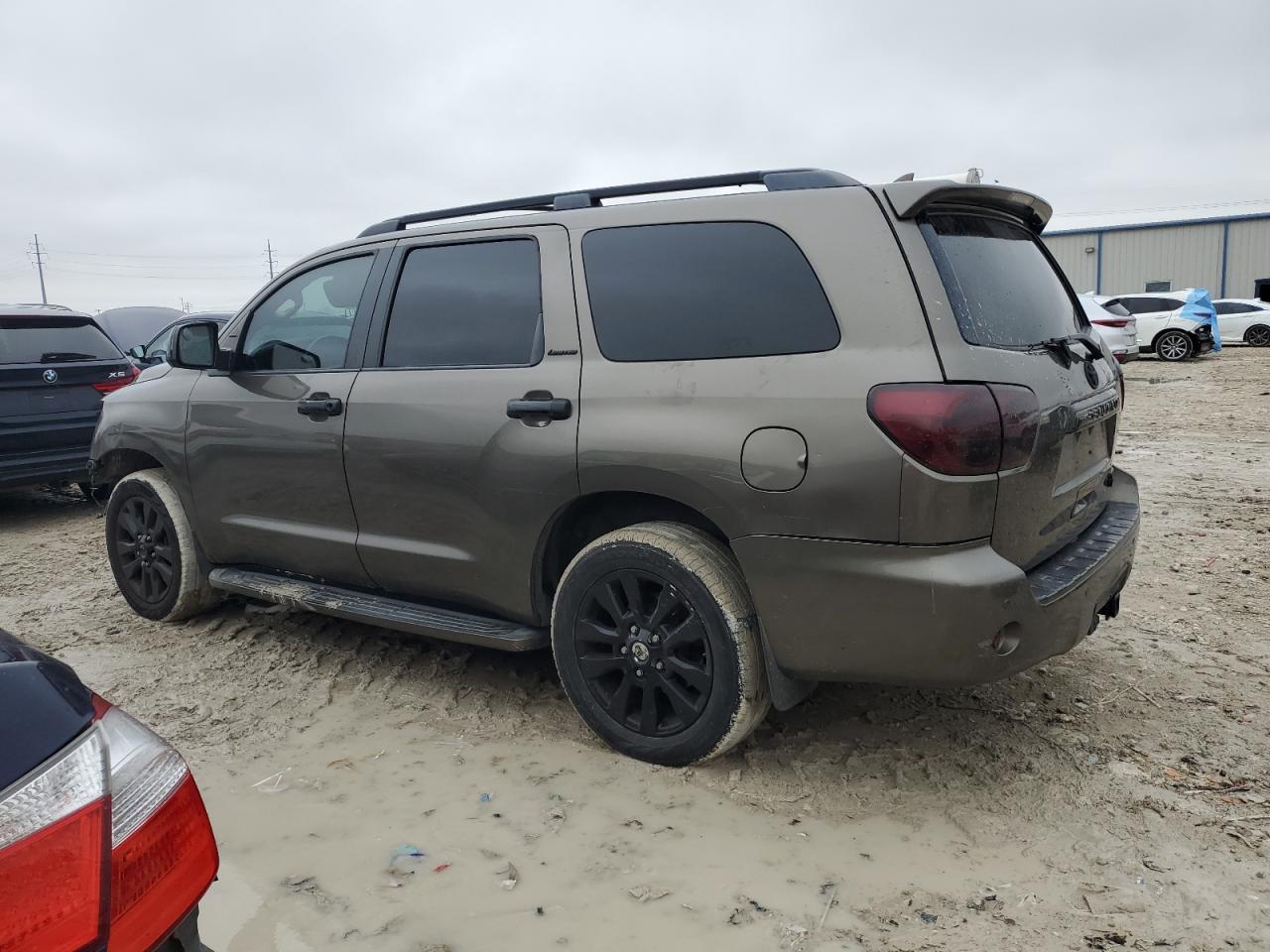 2014 Toyota Sequoia VIN 5TDKY5G17ES055546 Copart auction photo, front end / minor dent/scratches damage thumbnail 2
