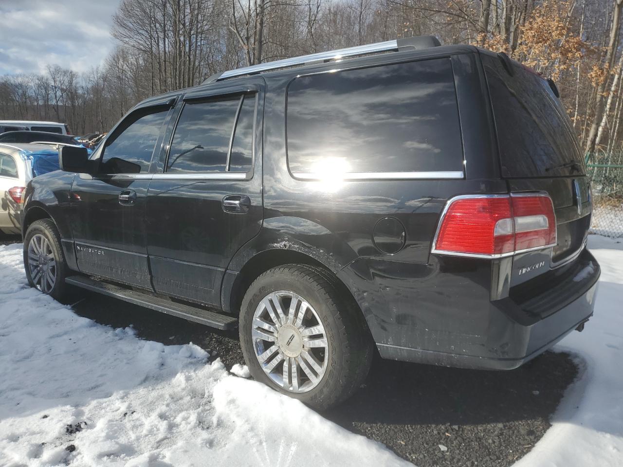 2008 Lincoln Navigator VIN 5LMFU28578LJ13327 Copart auction photo, minor dent/scratches / mechanical damage thumbnail 2