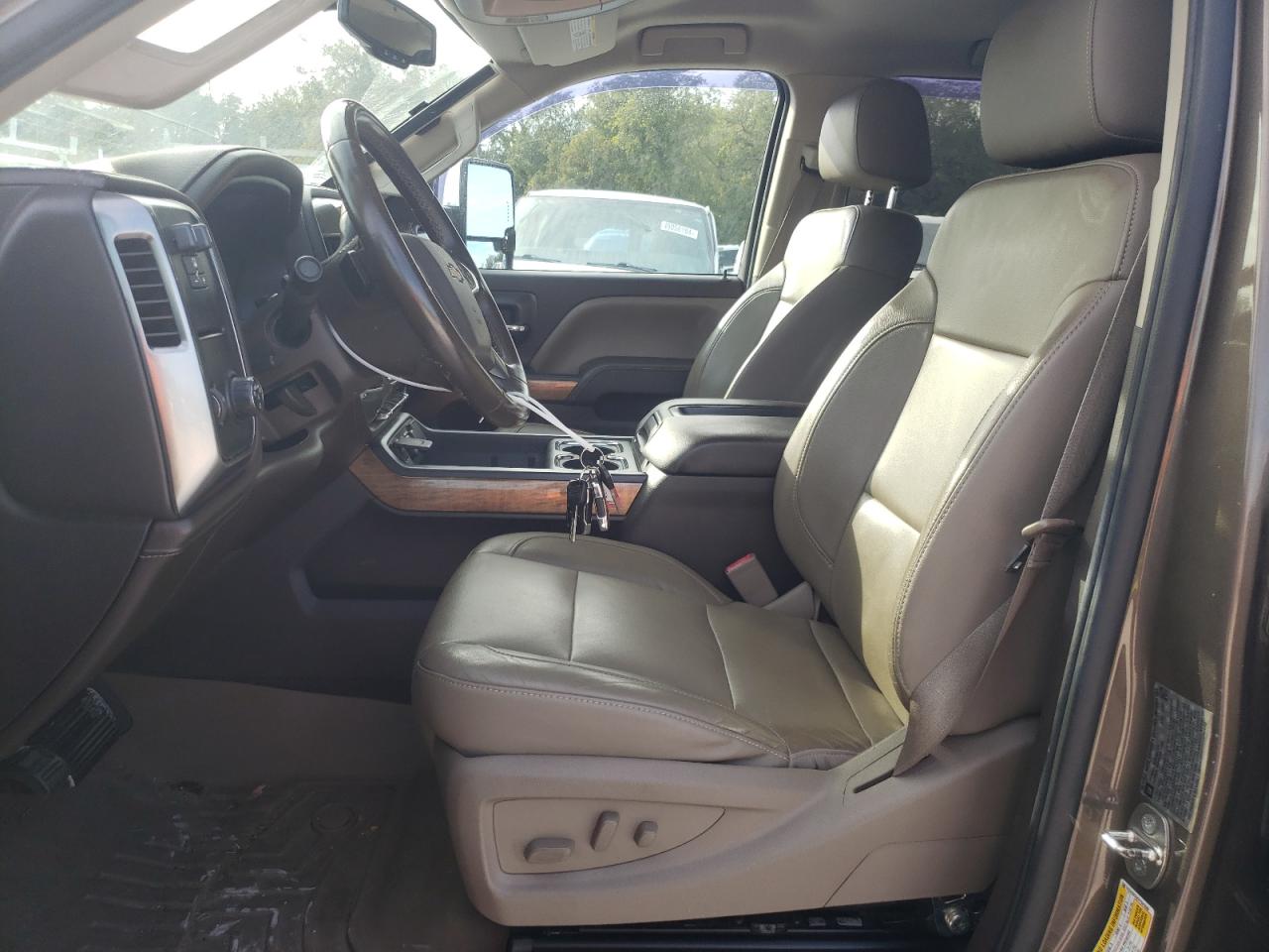 2015 Chevrolet Silverado VIN 1GC4C0C82FF561686 Copart auction photo, undercarriage / minor dent/scratches damage thumbnail 7