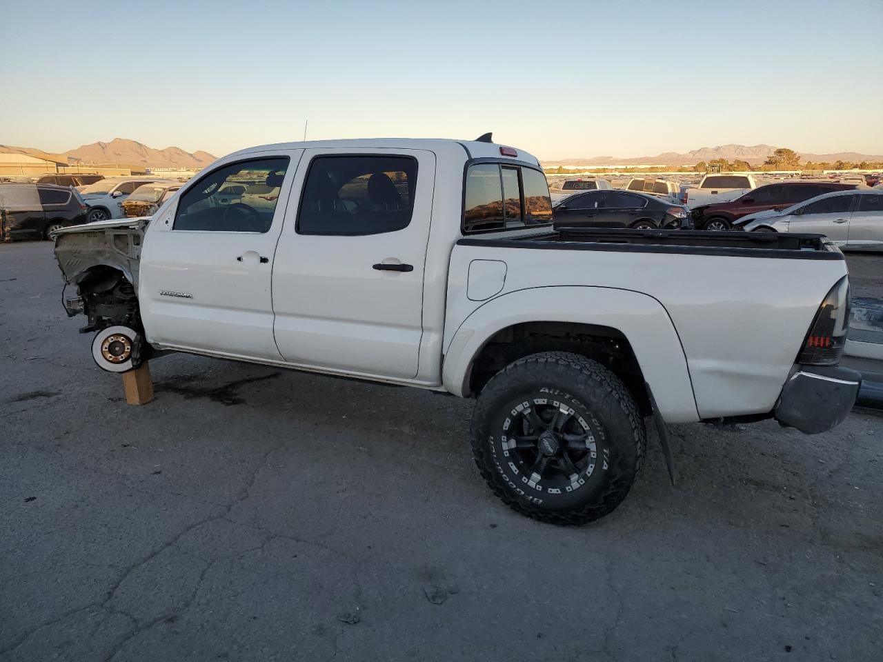 2012 Toyota Tacoma VIN 3TMJU4GN0CM135255 Copart auction photo, front end damage thumbnail 2