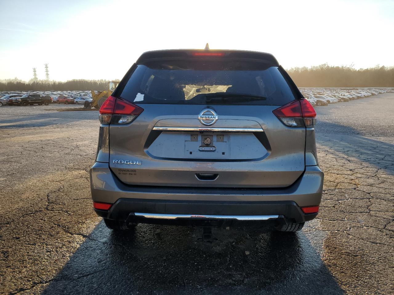 2017 Nissan Rogue VIN JN8AT2MT0HW401332 Copart auction photo, front end damage thumbnail 6