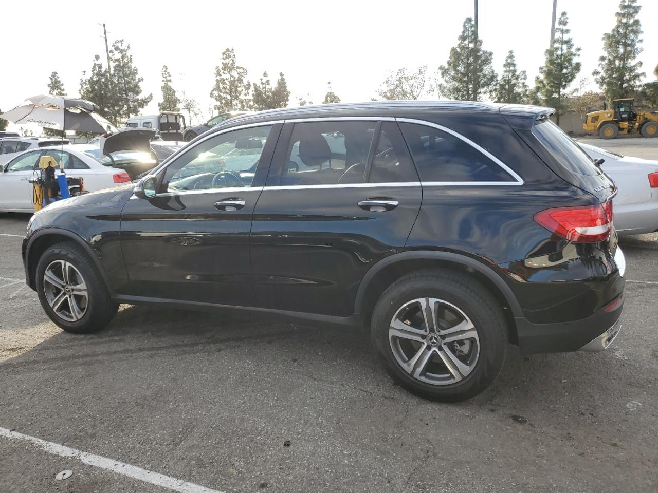 2018 Mercedes-Benz GLC VIN WDC0G4JB8JV051604 Copart auction photo, normal wear damage thumbnail 2
