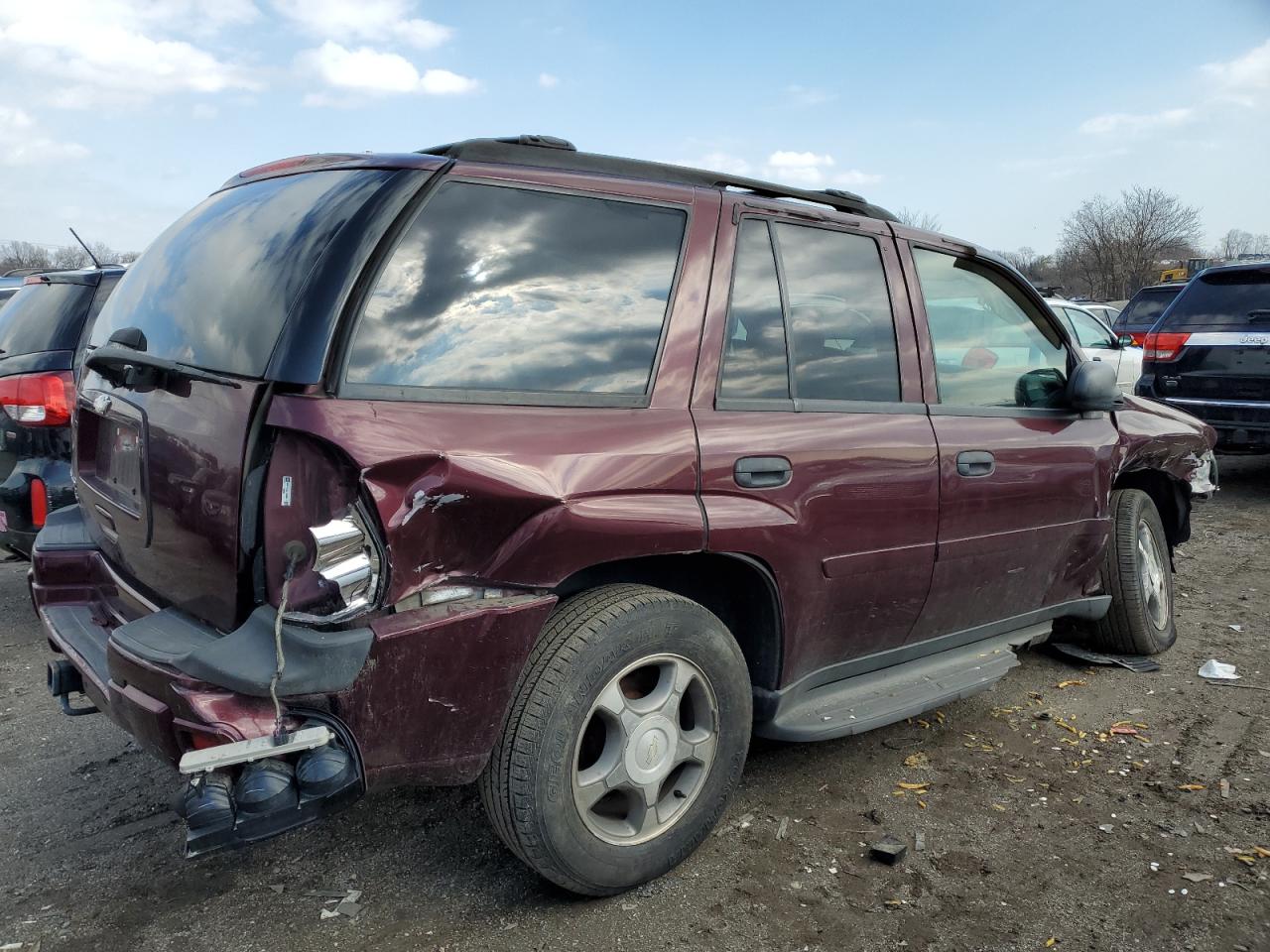 2007 Chevrolet TrailBlazer VIN 1GNDT13S772298614 Copart auction photo, all over / undercarriage damage thumbnail 3