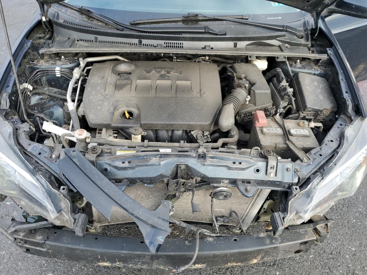 2018 Toyota Corolla VIN 5YFBURHE3JP808934 Copart auction photo, front end / side damage thumbnail 11