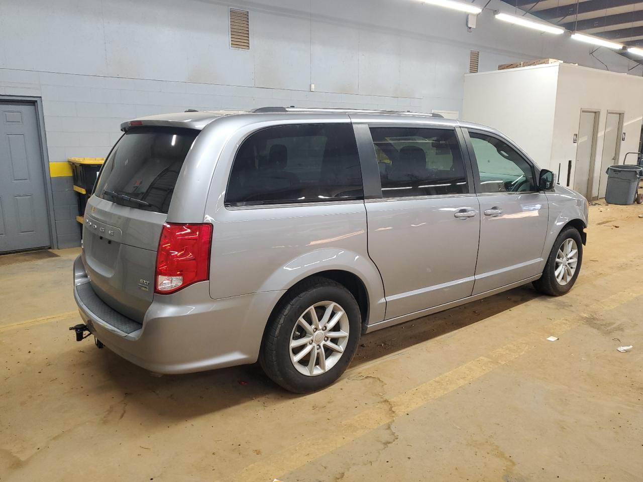 2019 Dodge Caravan VIN 2C4RDGCG8KR656632 Copart auction photo, front end damage thumbnail 3