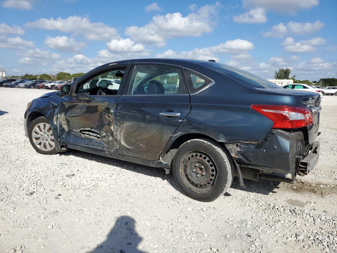 2016 Nissan Sentra VIN 3N1AB7AP2GL680731 Copart auction photo, side / rear end damage thumbnail 2