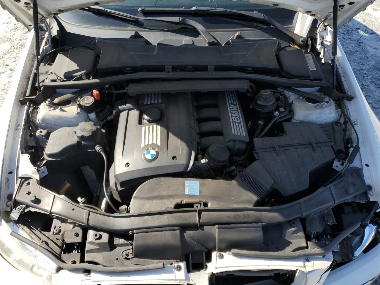 2010 BMW 3er VIN WBAPH7C56AA176552 Copart auction photo, front end damage thumbnail 11