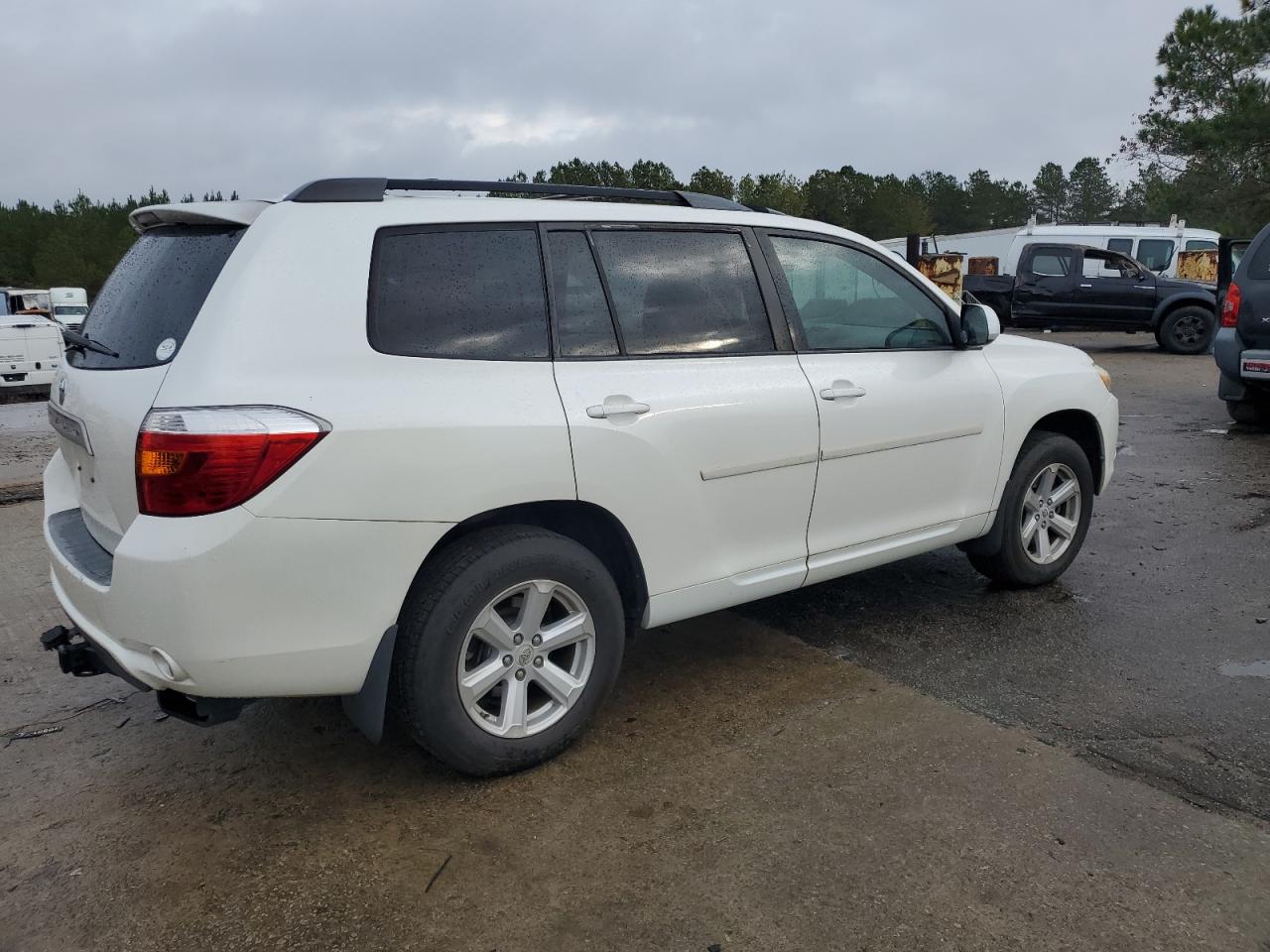 2010 Toyota Highlander VIN 5TDKK3EH3AS021605 Copart auction photo, water/flood damage thumbnail 3