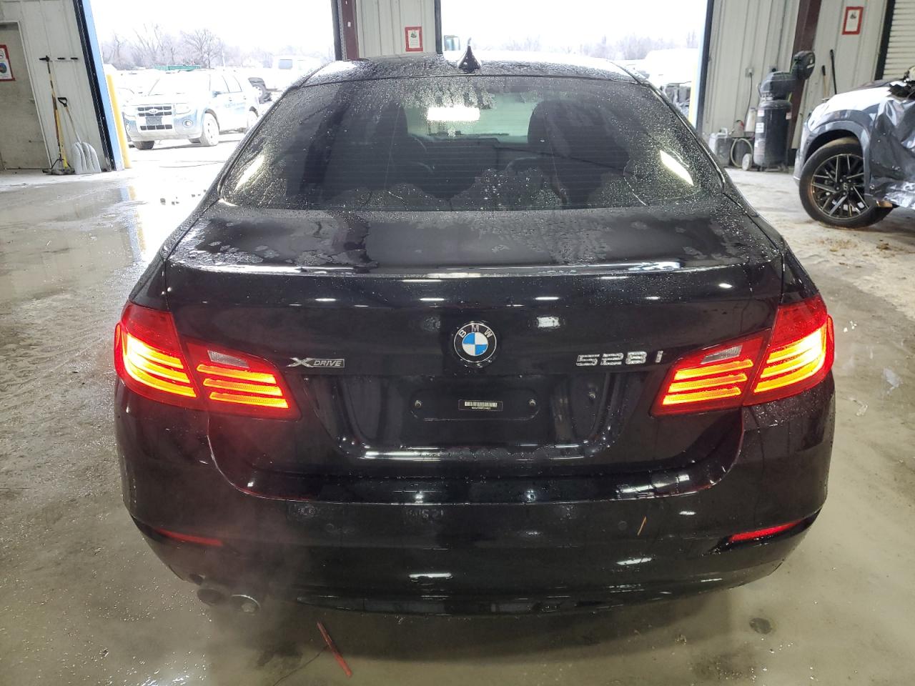 2015 BMW 5er VIN WBA5A7C5XFG144025 Copart auction photo, side damage thumbnail 6