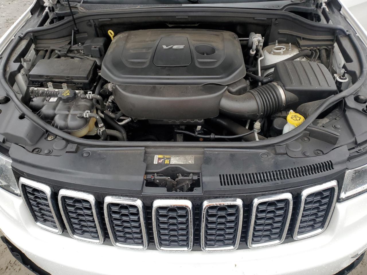 2017 Jeep Grand Cherokee VIN 1C4RJFBG9HC864072 Copart auction photo, front end / minor dent/scratches damage thumbnail 12
