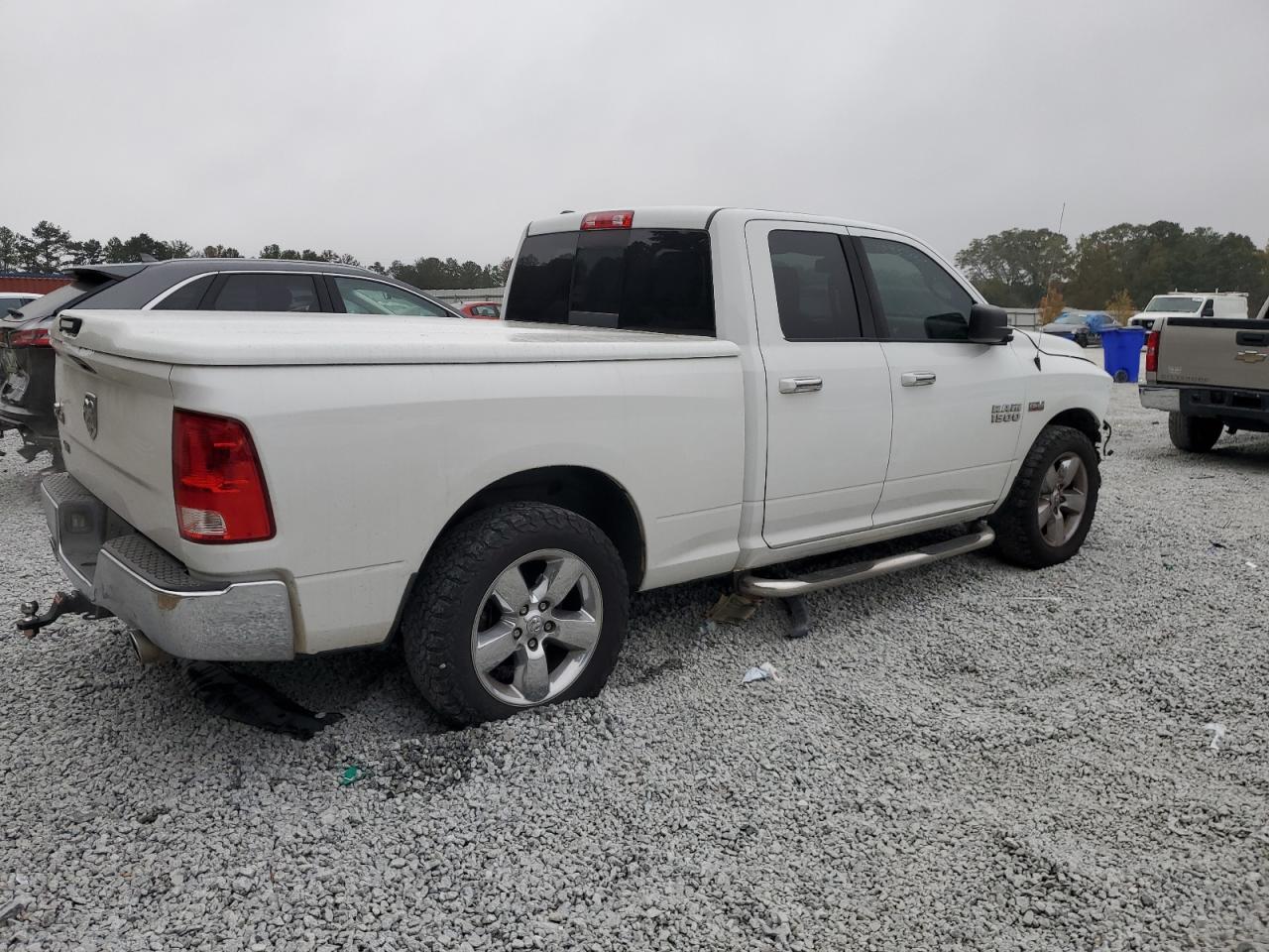2015 RAM 1500 VIN 1C6RR6GT4FS569471 Copart auction photo, front end damage thumbnail 3