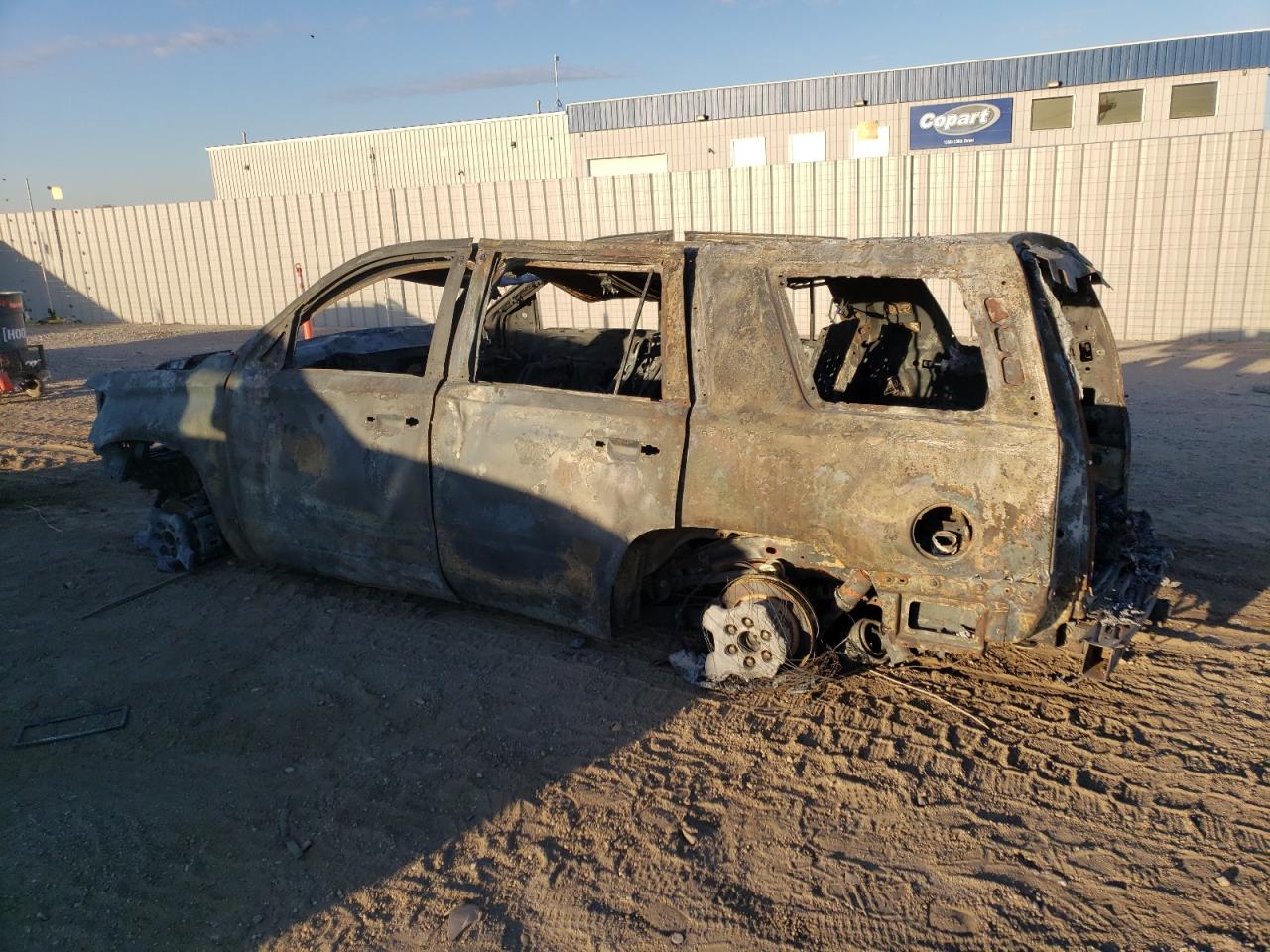 2016 Chevrolet Tahoe VIN 1GNSKCKC8GR194074 Copart auction photo, burn damage thumbnail 2