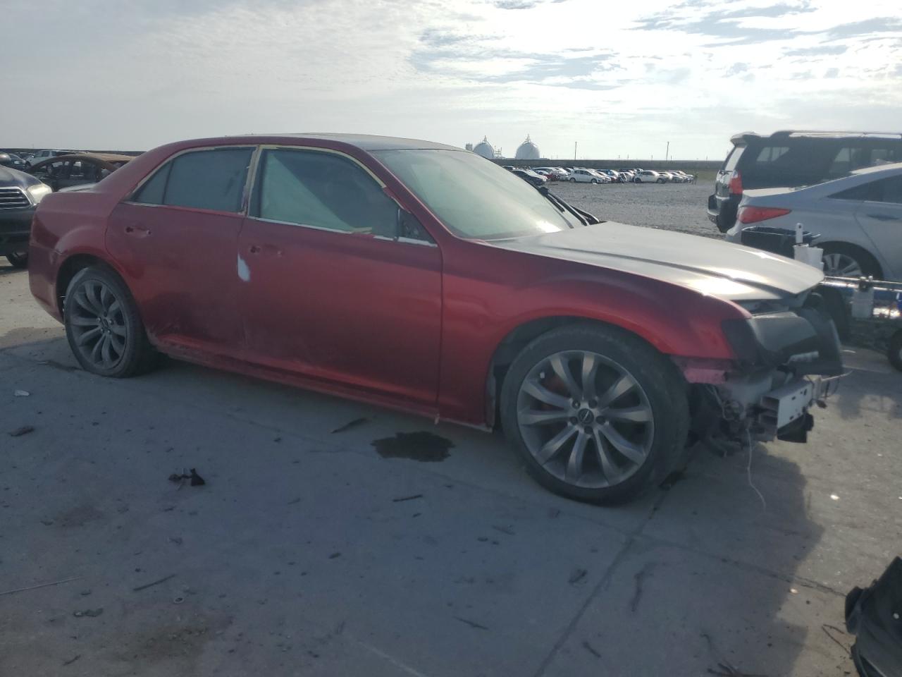 2014 Chrysler 300 VIN 2C3CCABT6EH352590 Copart auction photo, vandalism / front end damage thumbnail 4