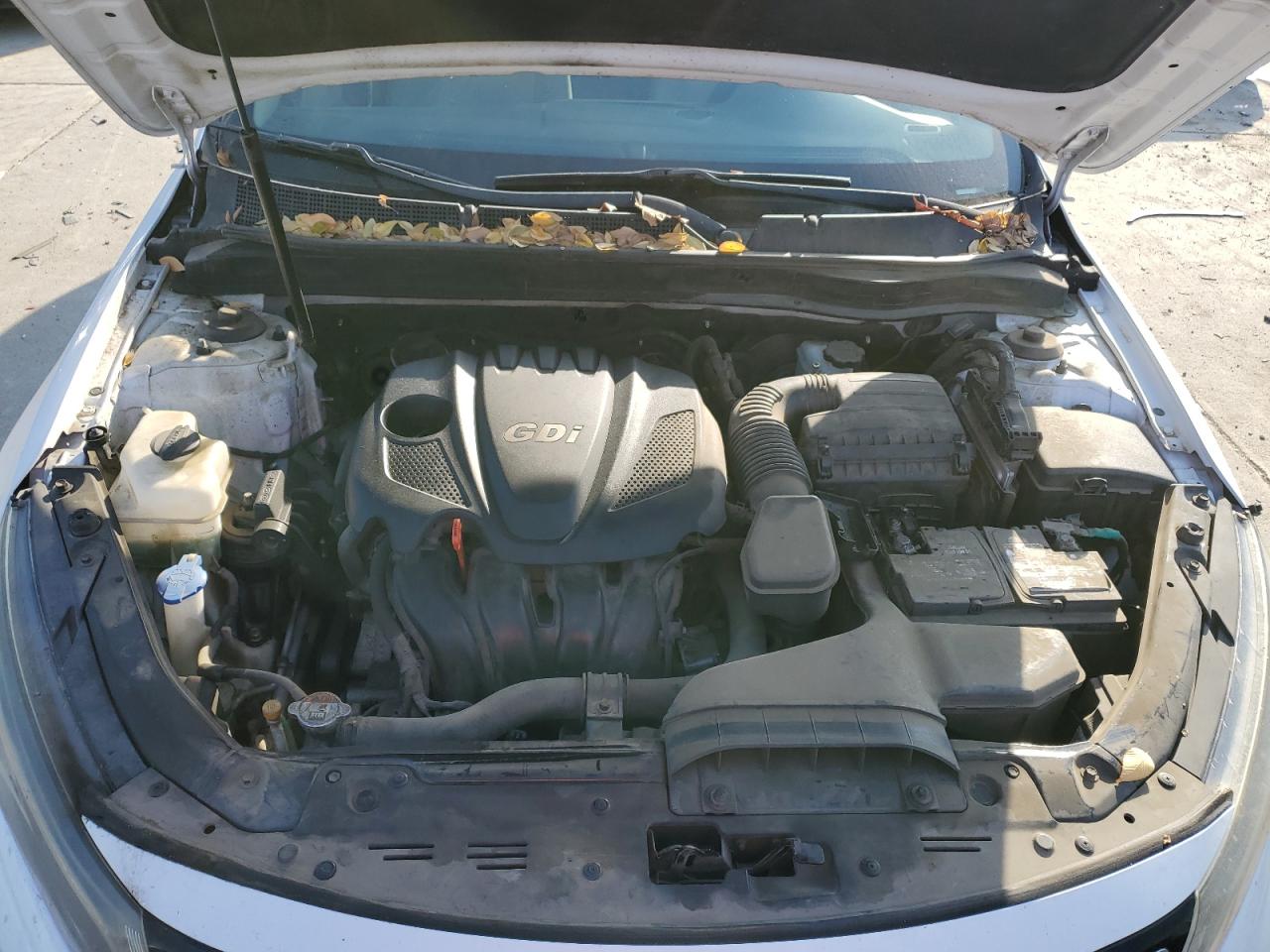 2015 KIA Optima VIN 5XXGM4A74FG352303 Copart auction photo, front end / minor dent/scratches damage thumbnail 11