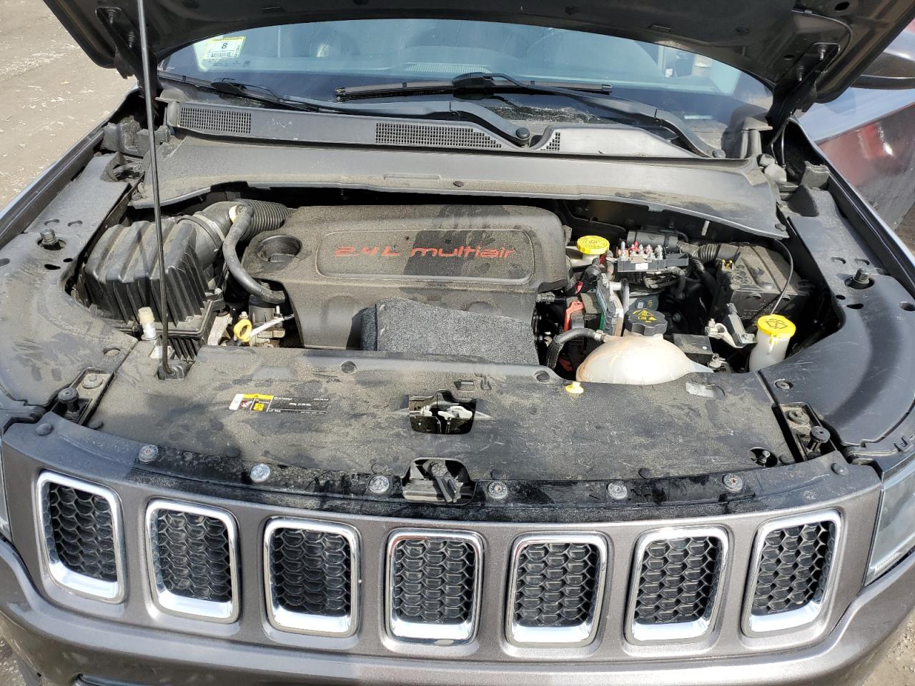 2018 Jeep Compass VIN 3C4NJDBB2JT350372 Copart auction photo, side / minor dent/scratches damage thumbnail 12