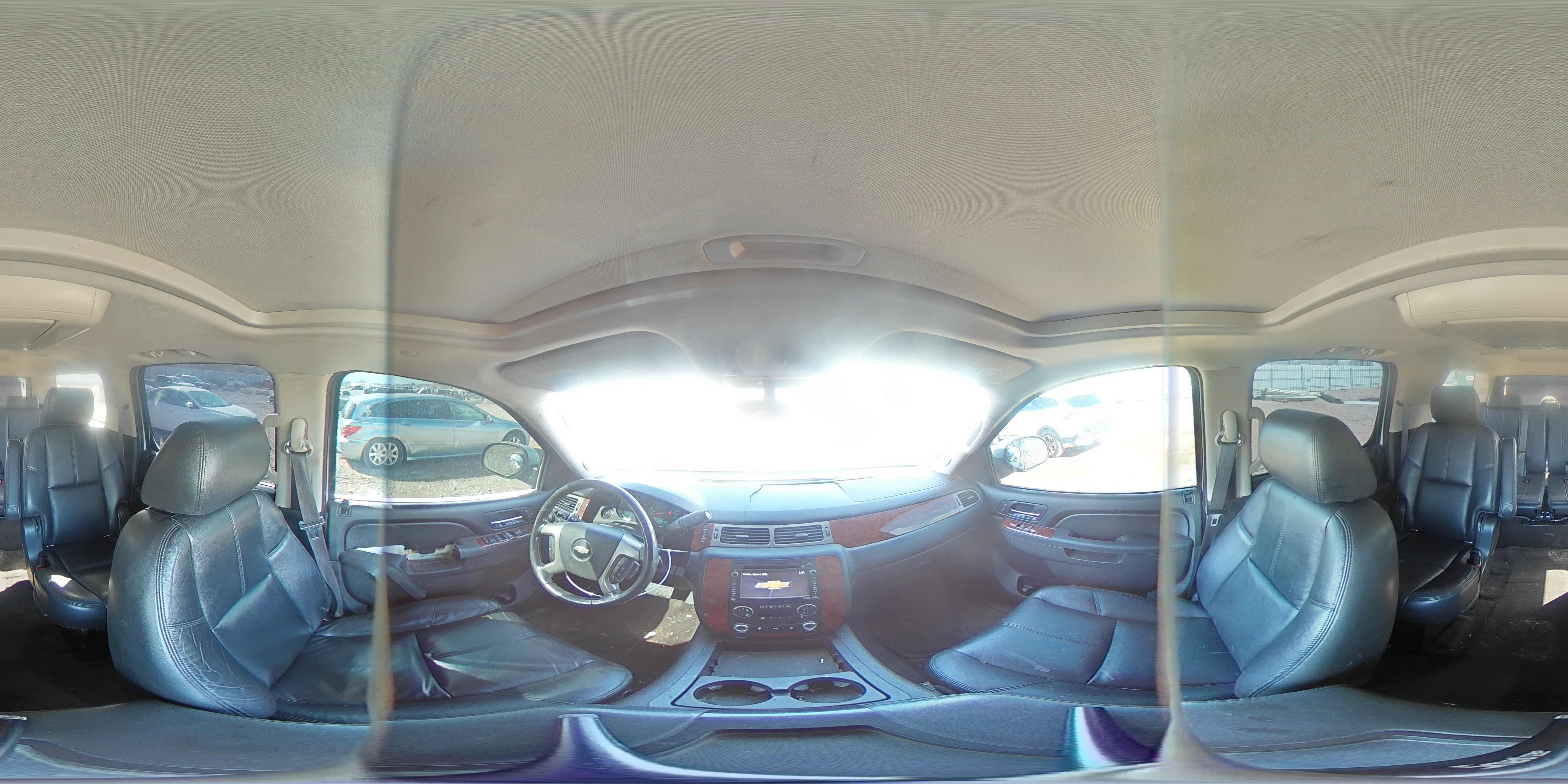 2013 Chevrolet Suburban VIN 1GNSKJE75DR360923 Copart auction photo, front end / minor dent/scratches damage thumbnail 14
