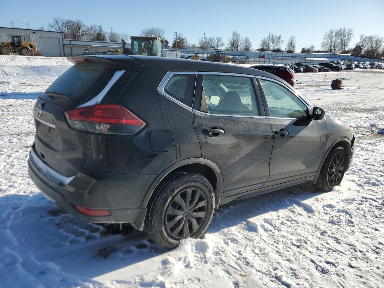 2017 Nissan Rogue VIN KNMAT2MT3HP614703 Copart auction photo, front end damage thumbnail 3