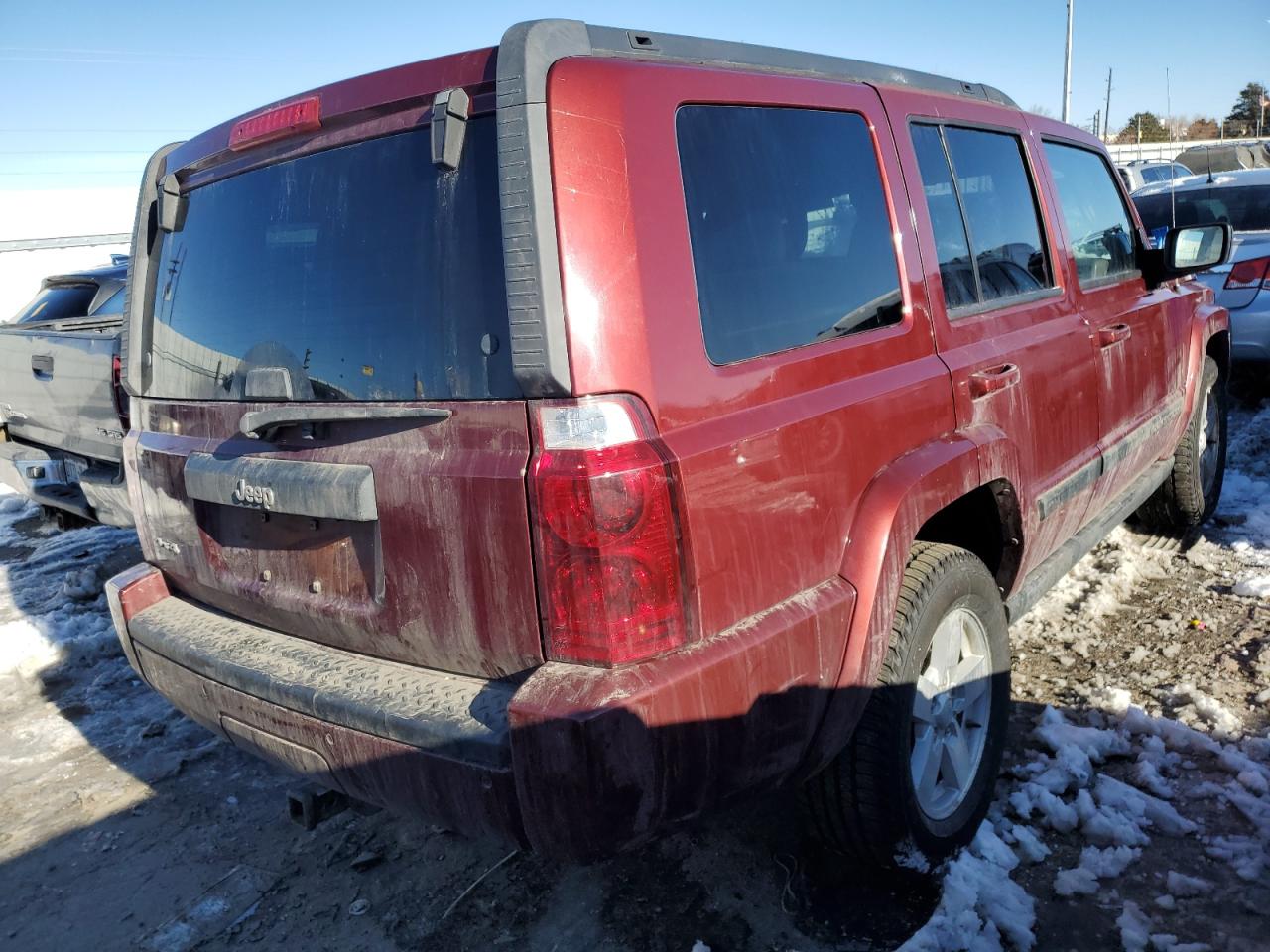 2007 Jeep Commander VIN 1J8HG48K27C691044 Copart auction photo, front end damage thumbnail 3
