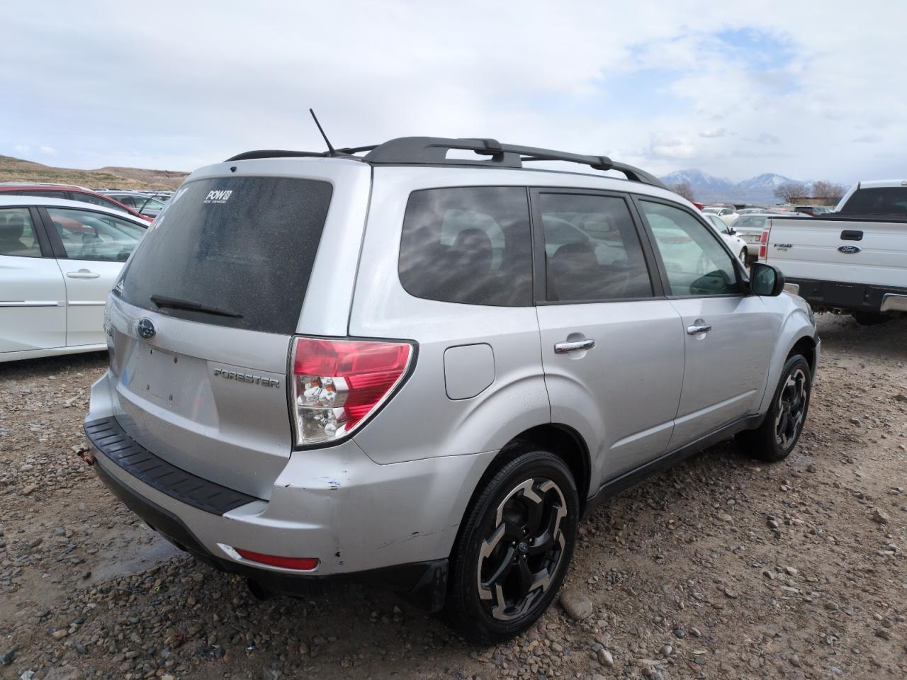 2009 Subaru Forester VIN JF2SH64619H743883 Copart auction photo, burn damage thumbnail 3