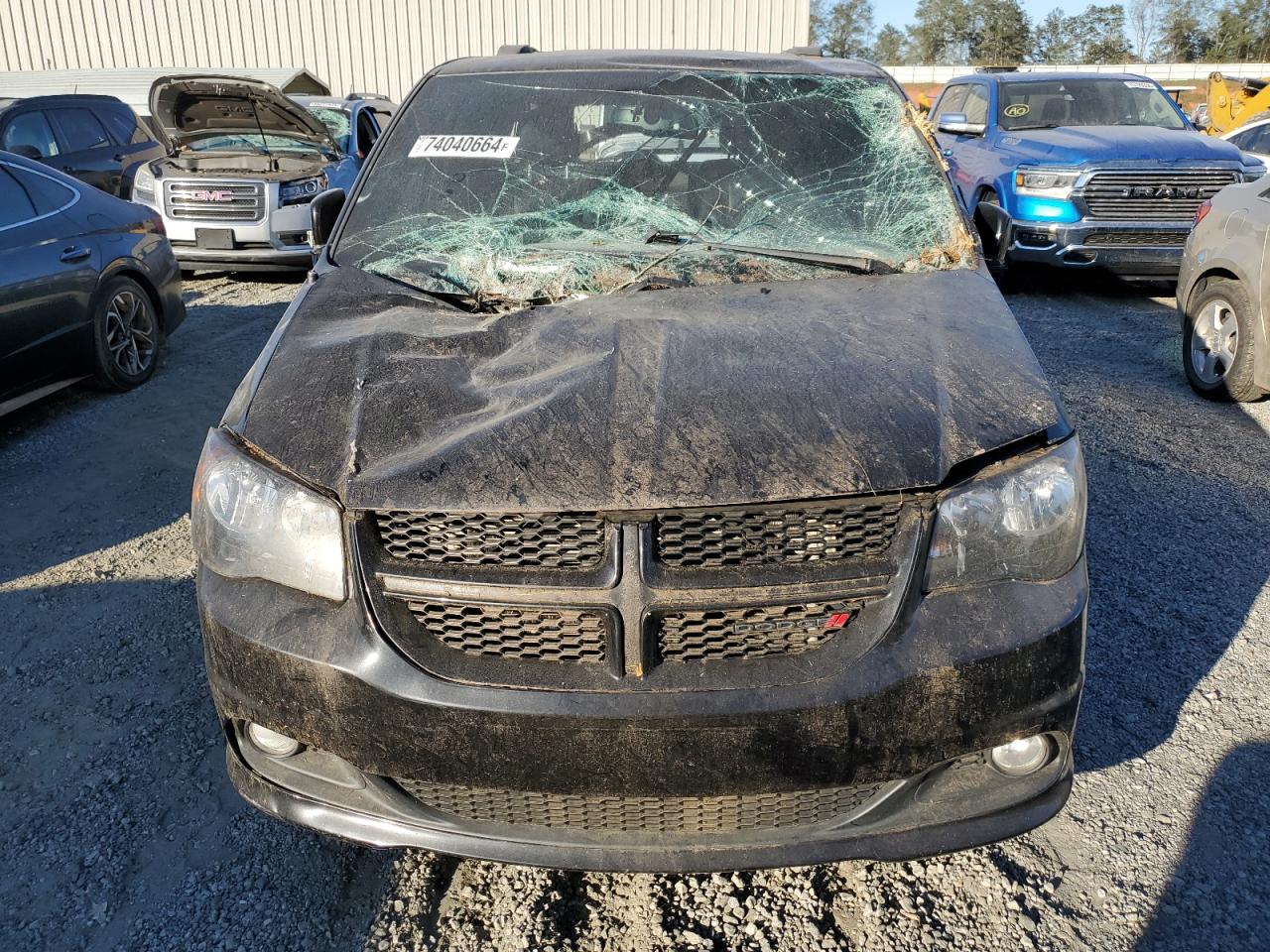 2018 Dodge Caravan VIN 2C4RDGEG4JR201885 Copart auction photo, top/roof / front end damage thumbnail 5