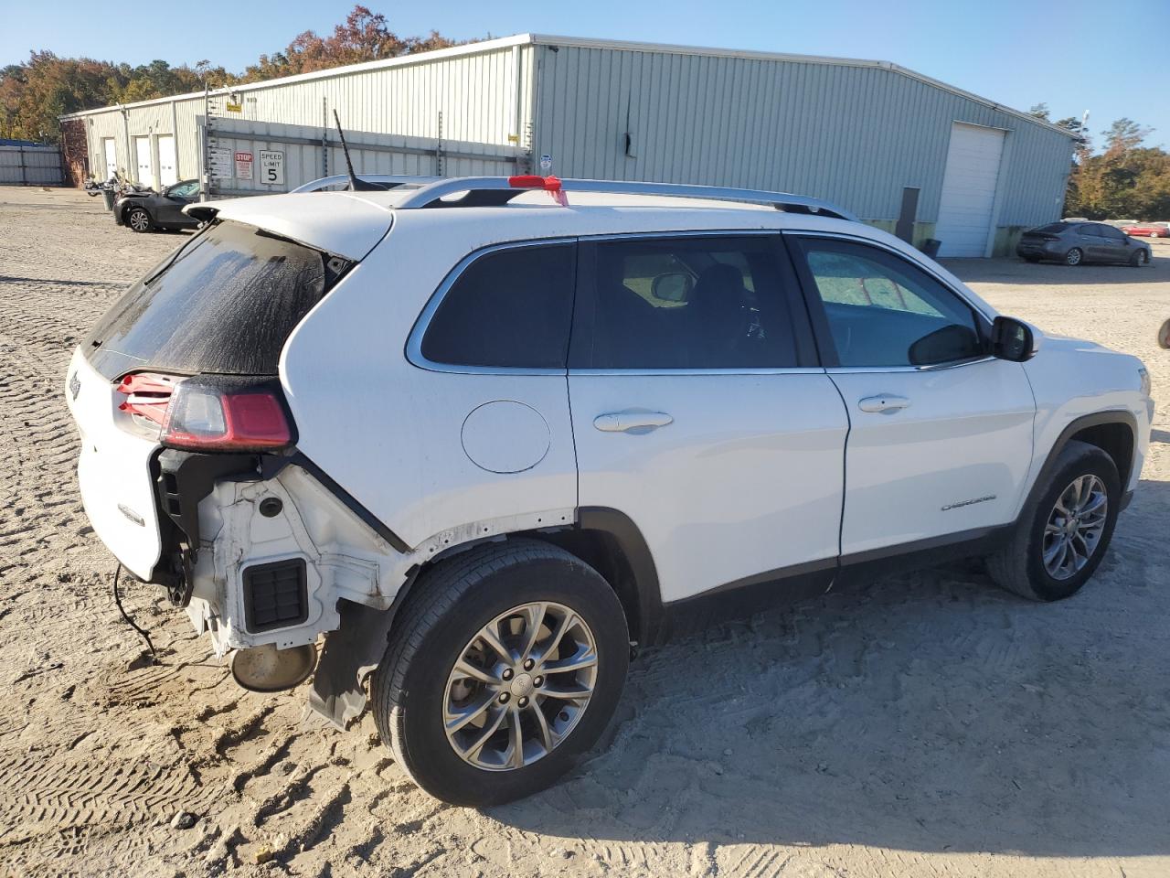 2019 Jeep Grand Cherokee VIN 1C4PJMLB3KD472768 Copart auction photo, rear end / side damage thumbnail 3