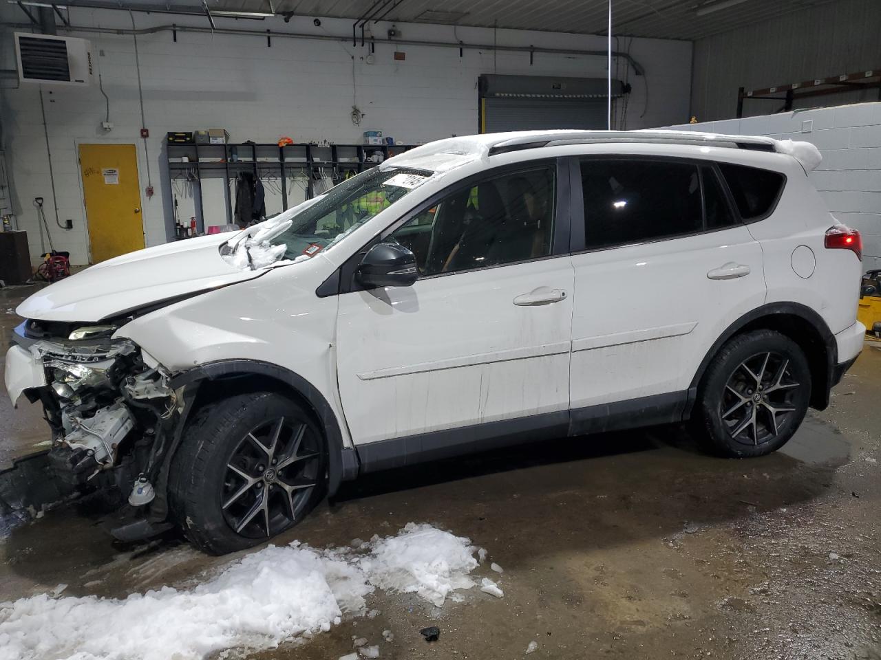 2017 Toyota RAV 4 VIN JTMJFREV9HJ136922