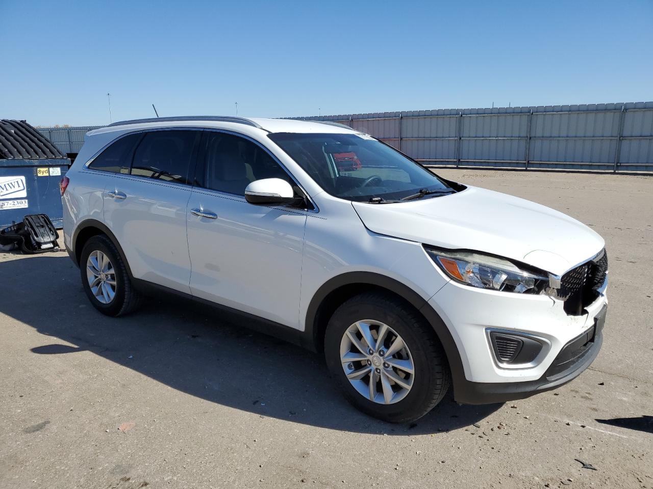 2017 KIA Sorento VIN 5XYPG4A51HG292601 Copart auction photo, front end / minor dent/scratches damage thumbnail 4