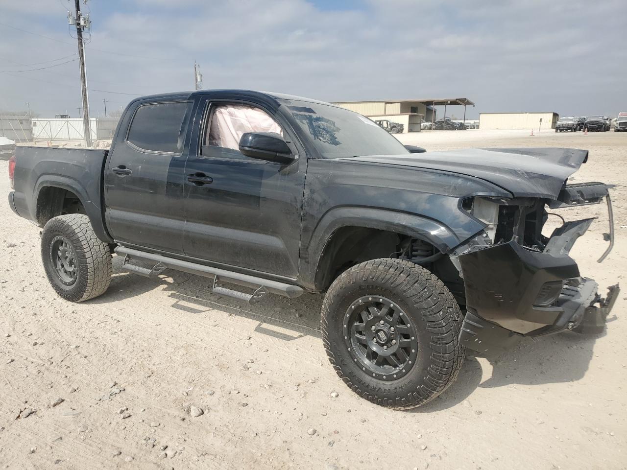 2018 Toyota Tacoma VIN 5TFCZ5AN9JX156458 Copart auction photo, front end / side damage thumbnail 4