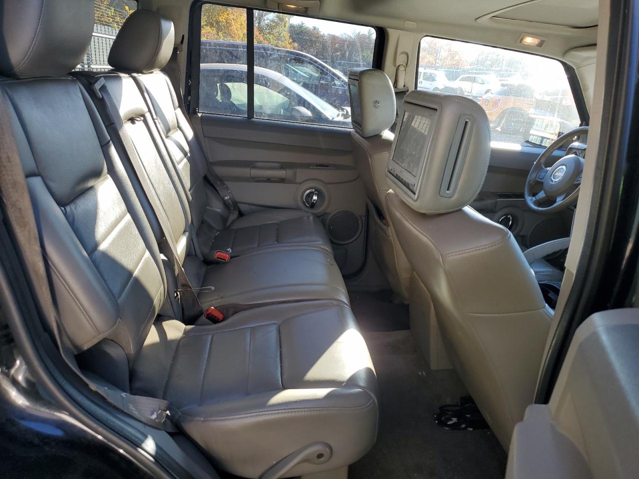 2006 Jeep Commander VIN 1J8HG48K16C174185 Copart auction photo, front end damage thumbnail 11