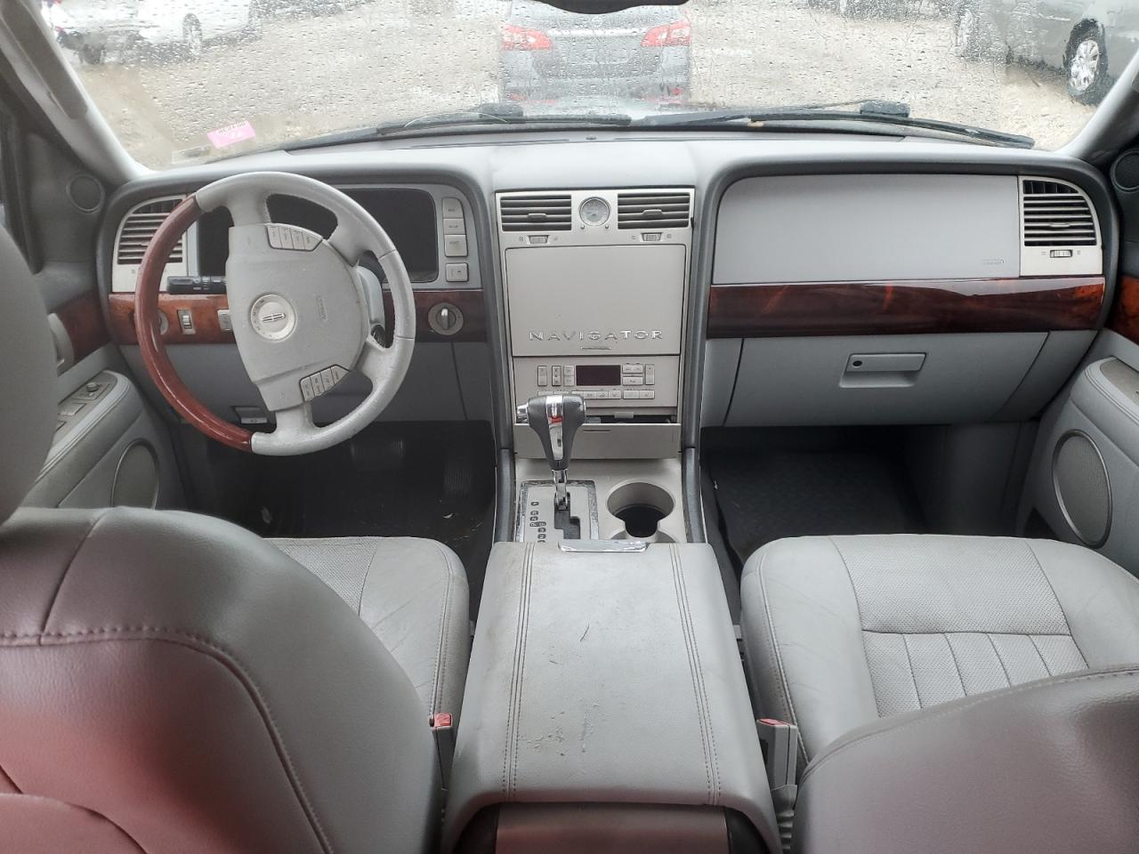 2005 Lincoln Navigator VIN 5LMFU28515LJ15473 Copart auction photo, burn - engine damage thumbnail 8