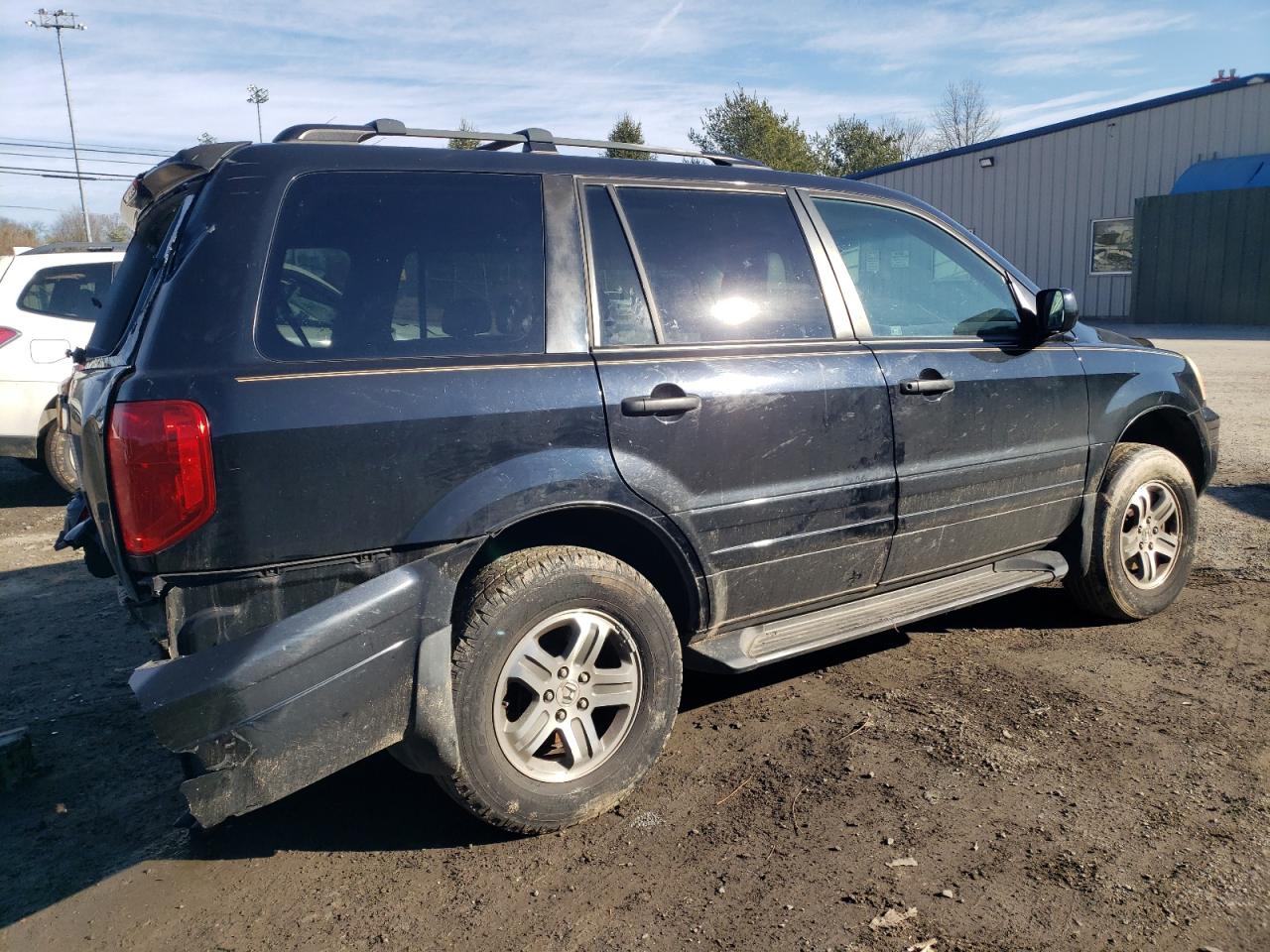 2004 Honda Pilot VIN 5FNYF18614B003044 Copart auction photo, all over / undercarriage damage thumbnail 3