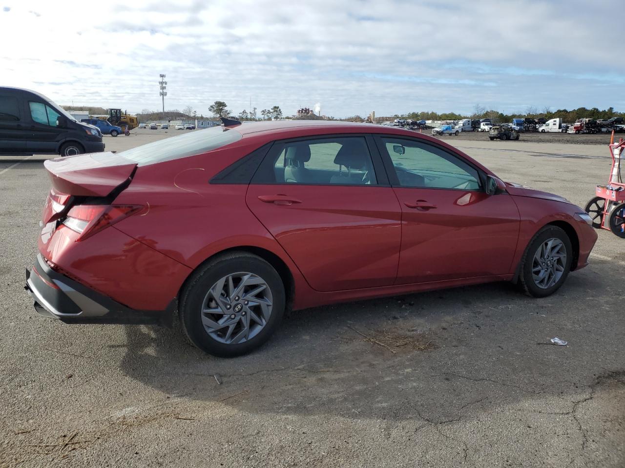 2024 Hyundai Elantra VIN KMHLM4DG5RU689969 Copart auction photo, rear end / minor dent/scratches damage thumbnail 3