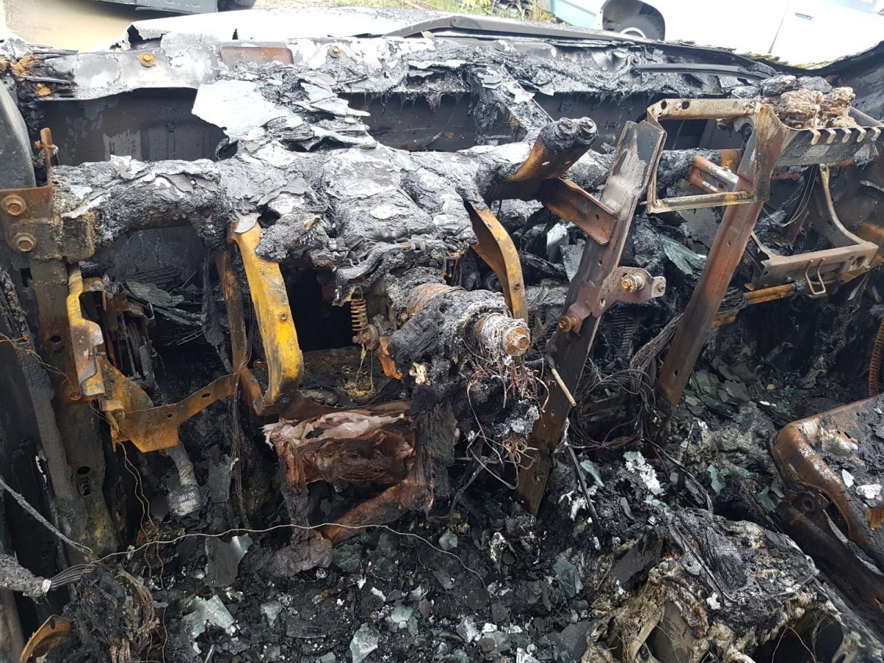 2014 Dodge Caravan VIN 2C4RDGBG7ER193274 Copart auction photo, burn damage thumbnail 9