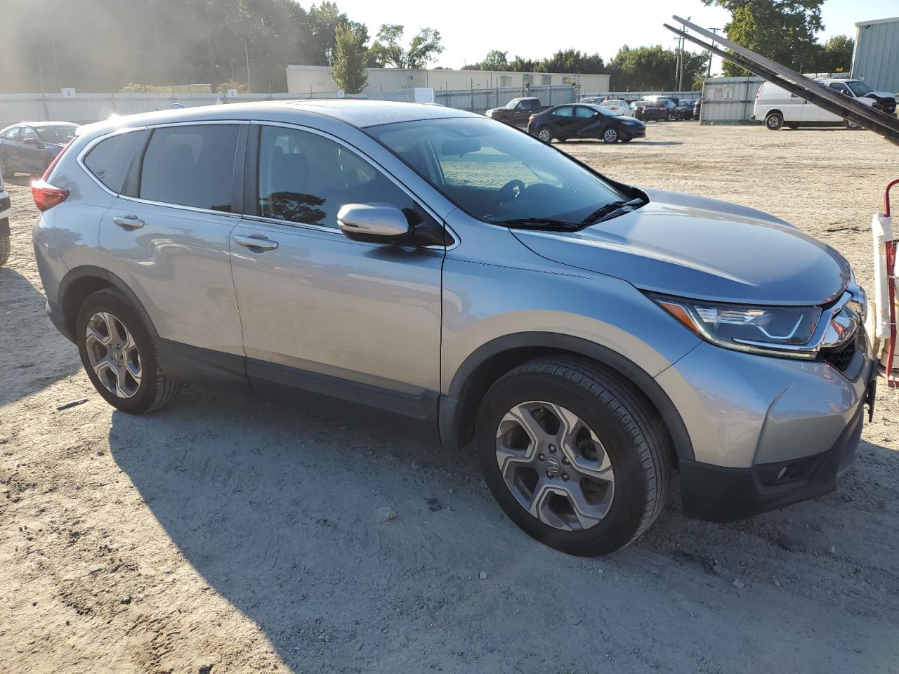 2019 Honda CR-V VIN 7FARW2H52KE058153 Copart auction photo, side / minor dent/scratches damage thumbnail 4