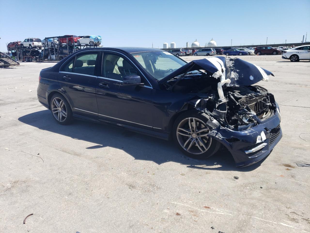 2014 Mercedes-Benz C-klasse VIN WDDGF8AB7ER302339 Copart auction photo, front end damage thumbnail 4