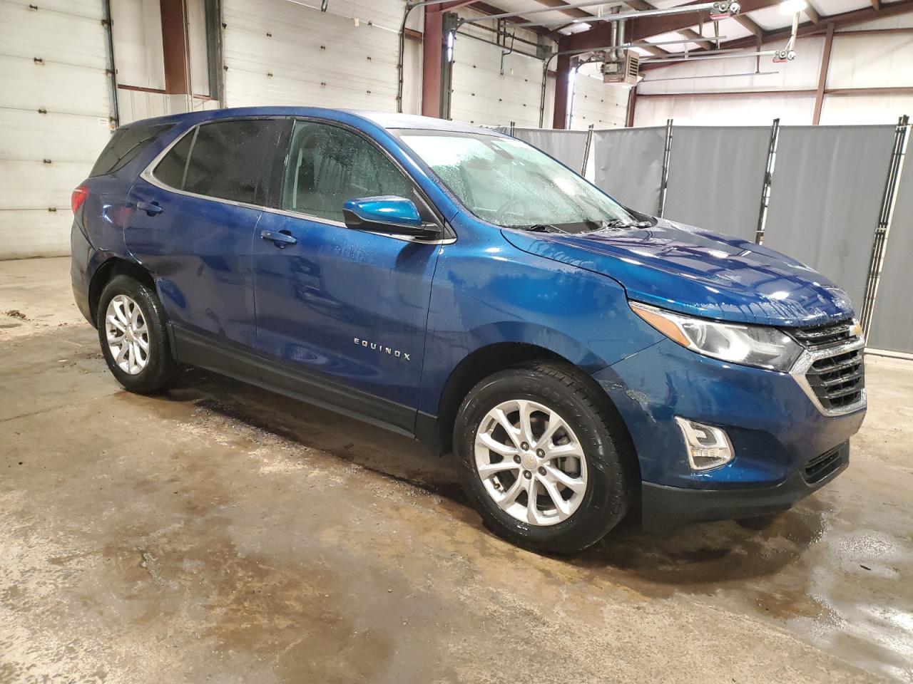 2020 Chevrolet Equinox VIN 2GNAXUEV8L6190290 Copart auction photo, front end / side damage thumbnail 4
