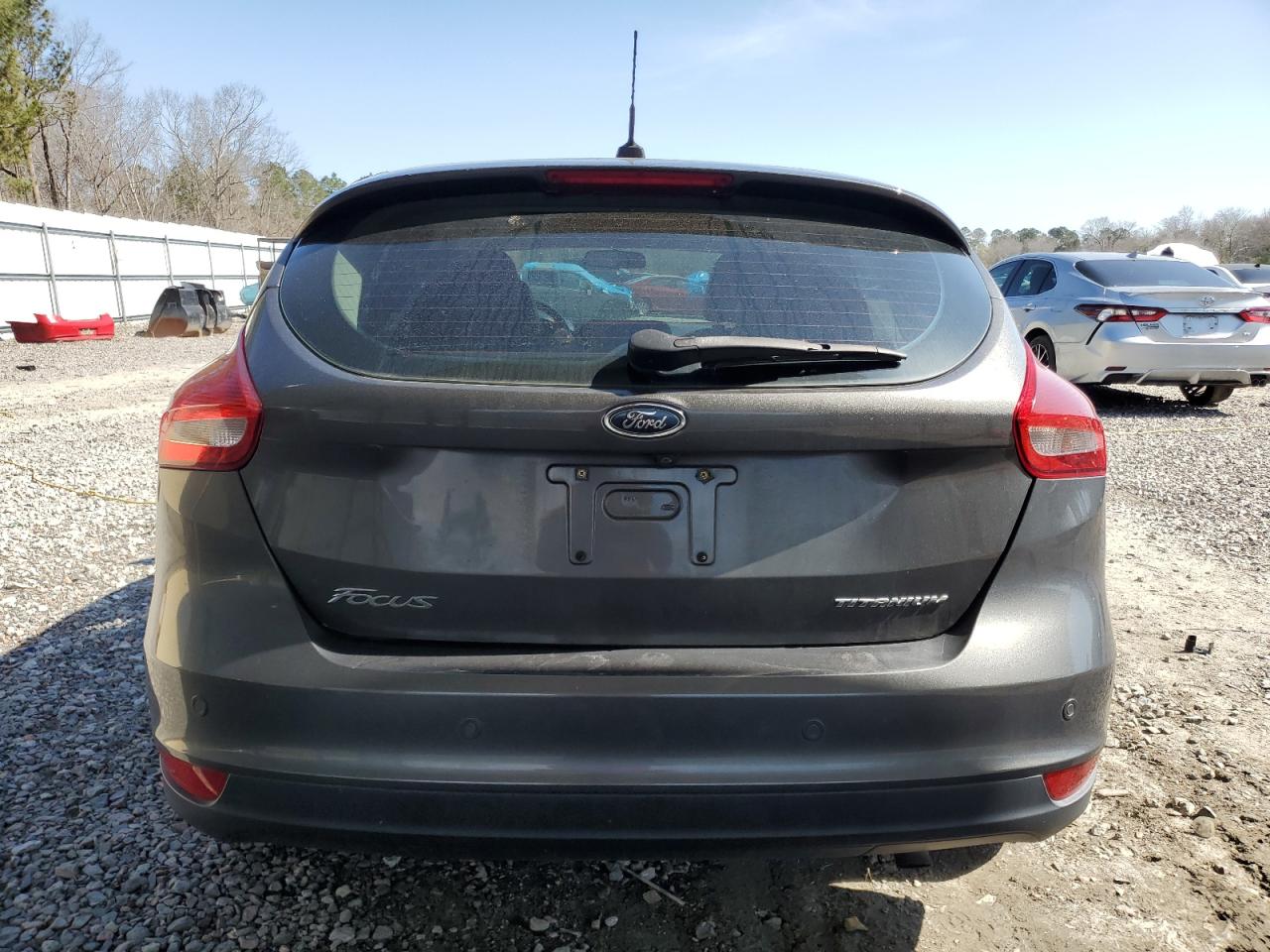 2015 Ford Focus VIN 1FADP3N25FL262277 Copart auction photo, side / minor dent/scratches damage thumbnail 6