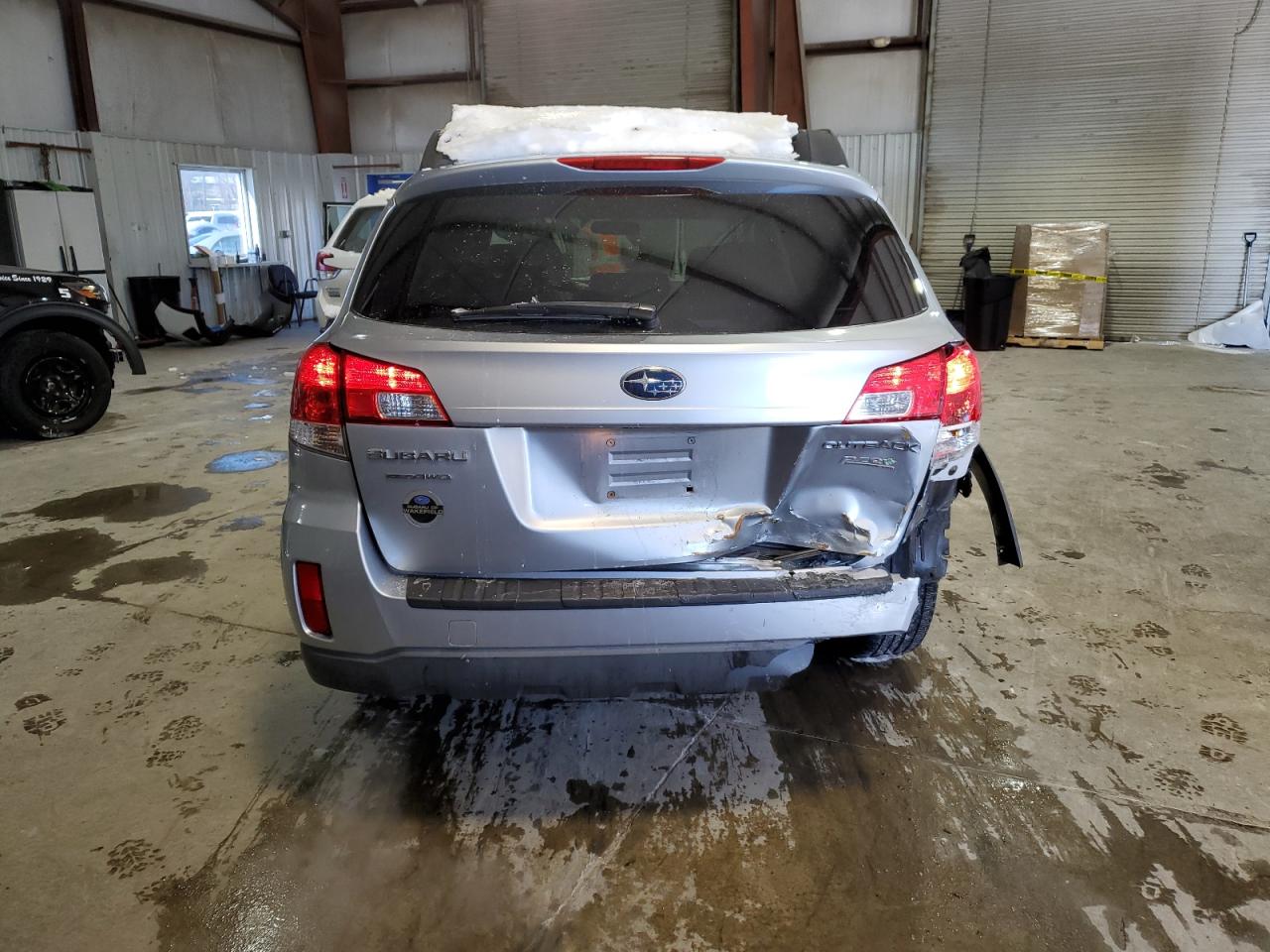 2014 Subaru Outback VIN 4S4BRBCC8E3317946 Copart auction photo, rear end / front end damage thumbnail 6