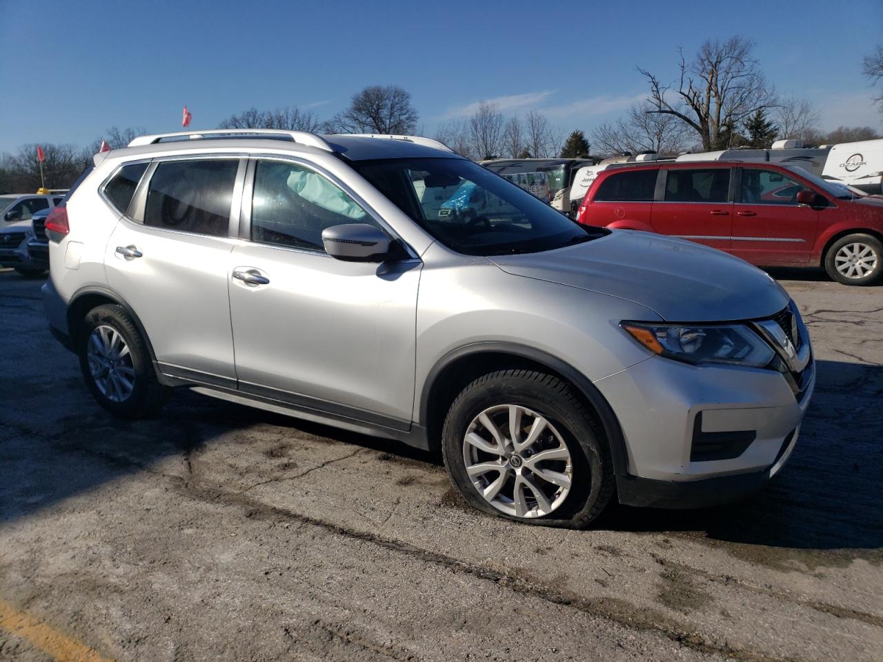 2019 Nissan Rogue VIN KNMAT2MT1KP502795 Copart auction photo, front end / hail damage thumbnail 4