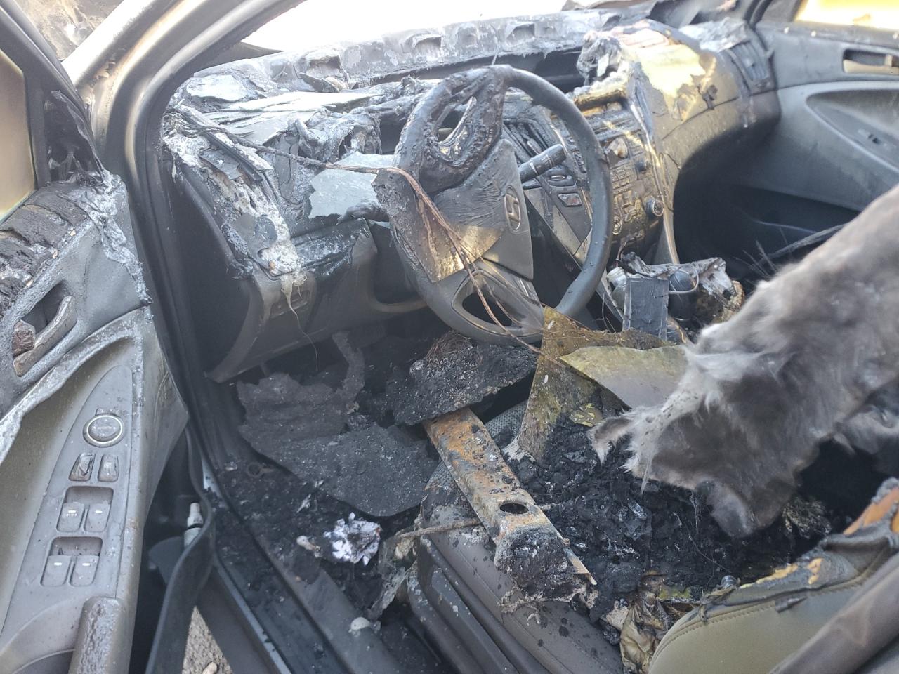 2011 Hyundai Sonata VIN 5NPEB4AC9BH097088 Copart auction photo, burn damage thumbnail 8