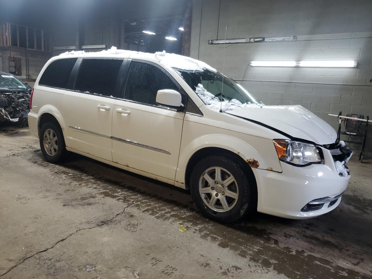 2012 Chrysler Town & Country VIN 2C4RC1BGXCR187093 Copart auction photo, front end damage thumbnail 4