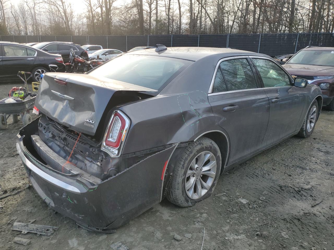 2015 Chrysler 300 VIN 2C3CCAAG0FH813918 Copart auction photo, rear end damage thumbnail 3